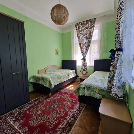етаж от къща с двор Apartment Burgas