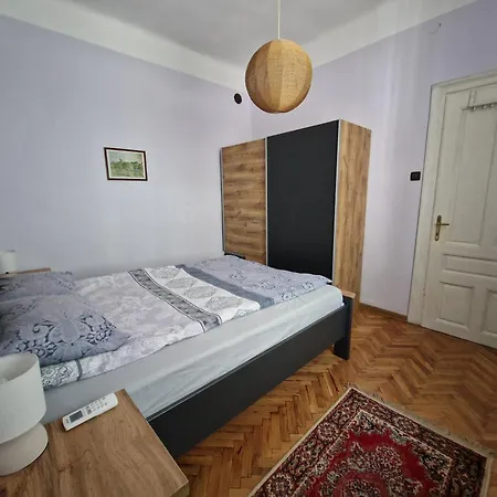 етаж от къща с двор Apartment *