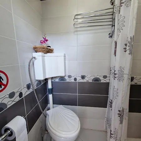 етаж от къща с двор Apartment *